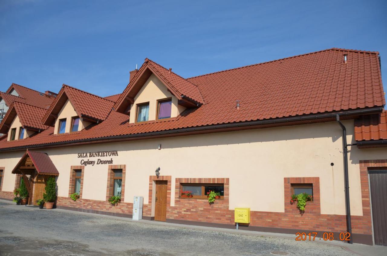 Ceglany Dworek Chojnow Exterior foto